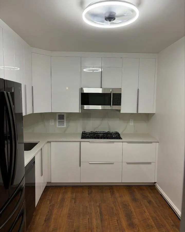 Renovated kitchen with quartz countertops in Hubbard